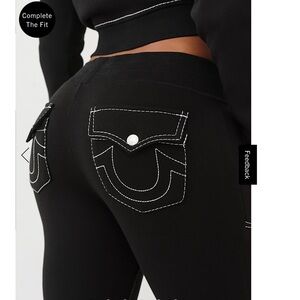 True Religion BIG T FLARED SWEATPANT